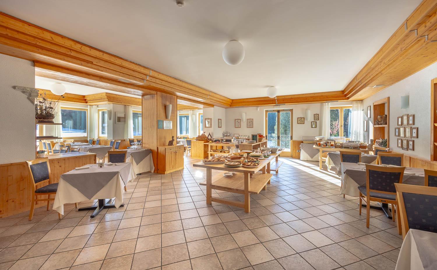 Hotel Bellamonte Predazzo Bagian luar foto